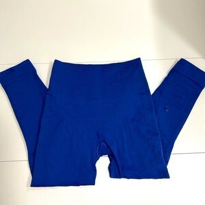 Lululemon Royal Blue 3/4 Crop slim shaping yoga pants
